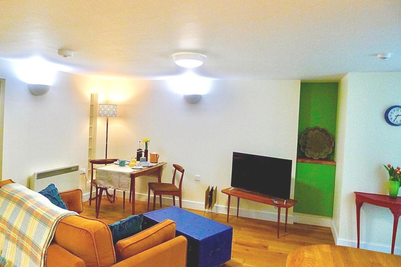 “Dragons Den” Centrally Located Modern Apartment Aberystwyth Luaran gambar